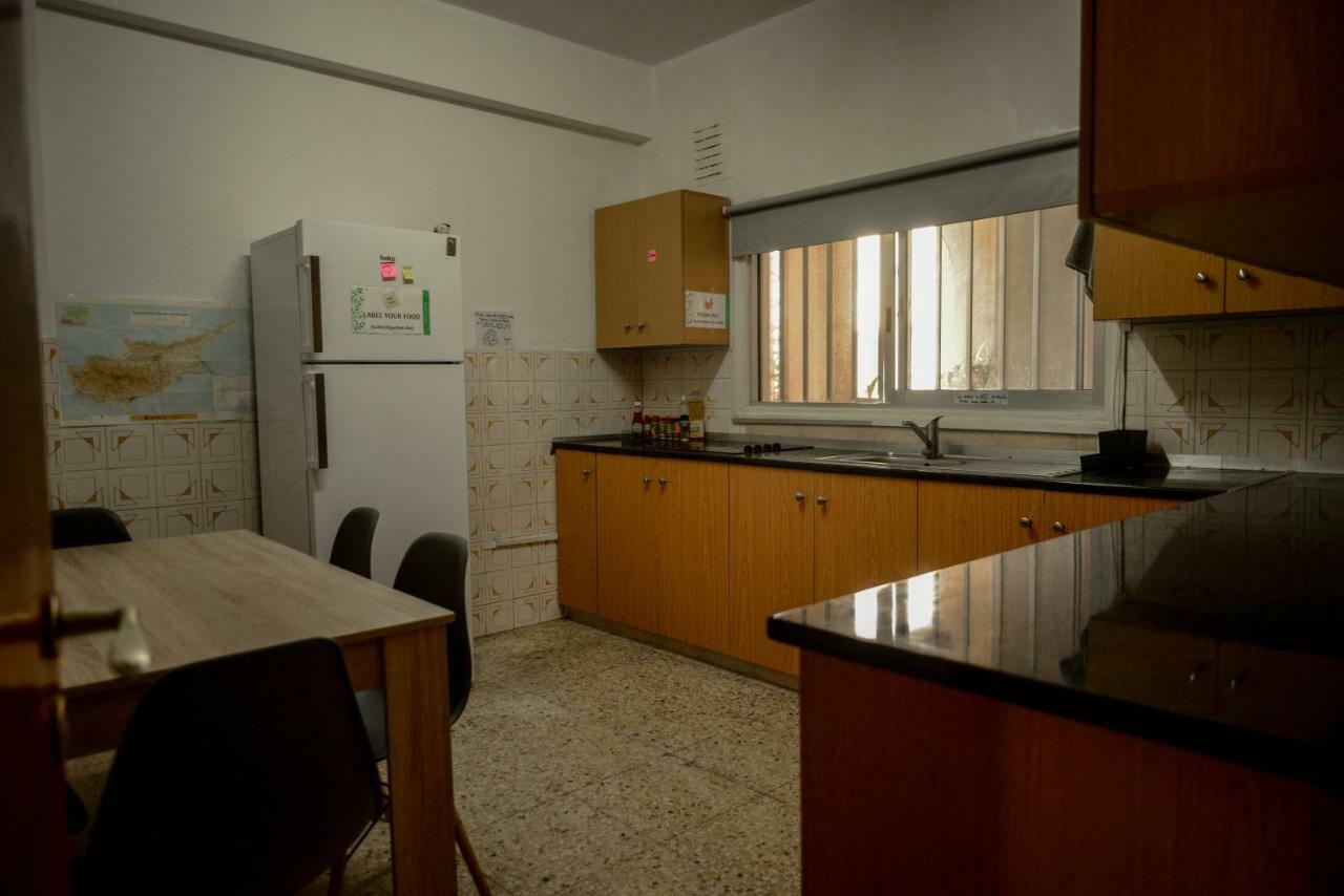 Katka Hostel Ларнака Экстерьер фото