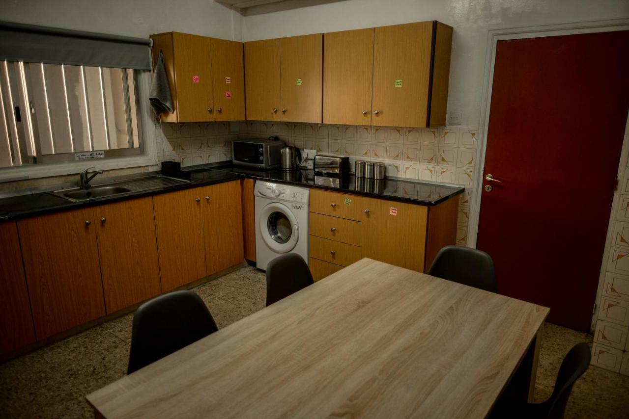 Katka Hostel Ларнака Экстерьер фото